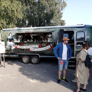 Hendrick's Ginillä oli ainakin päheimmän näköinen koju, joka oli itse asiassa auton peräkärry. Hendrick's oli liikkeellä kolmella ginillä: Original, Neptunia ja Lunar.