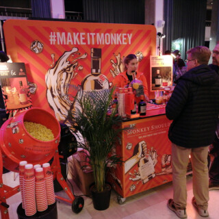 Monkey Shoulderin ständi. Harvemmin näkee poppareita sementtimyllyssä.