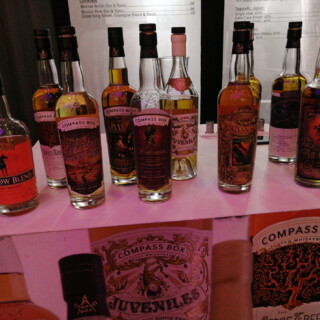 Näiden pullojen etiketit olivat suurella marginaalilla illan komeimmat.