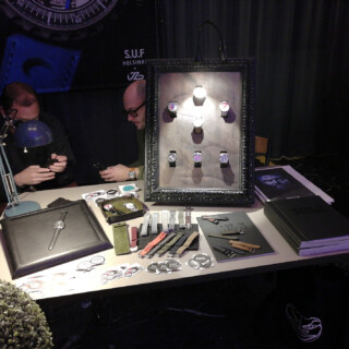 Alkoholijuomien lisäksi festareilla oli yksi kotimainen kellomerkki edustettuna. Hinnat olivat alkaen muutama tuhat euroa. Ylärajaa ei liene olemassa.