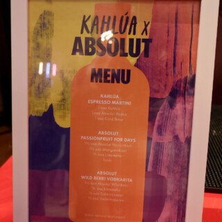 Kahlua/Absolut drinkkimenu.