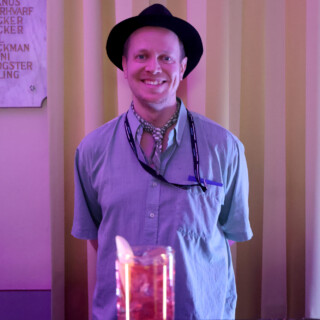 Mika Koivula on tunnettu suomalainen baarimestari ja osa HDF:n organisaatiota